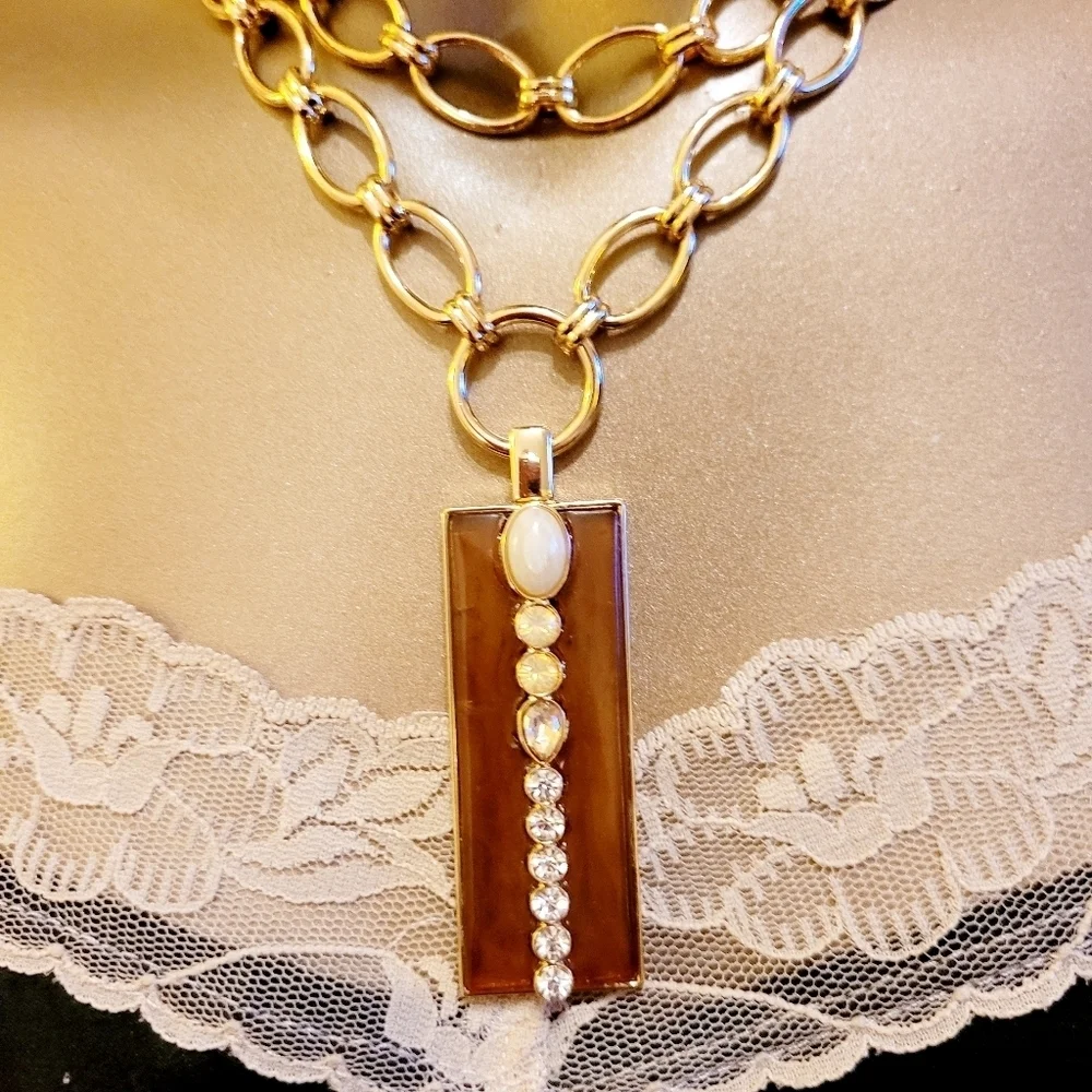 NWT WHBM Faceted Stone Pendant Link Gold Necklace